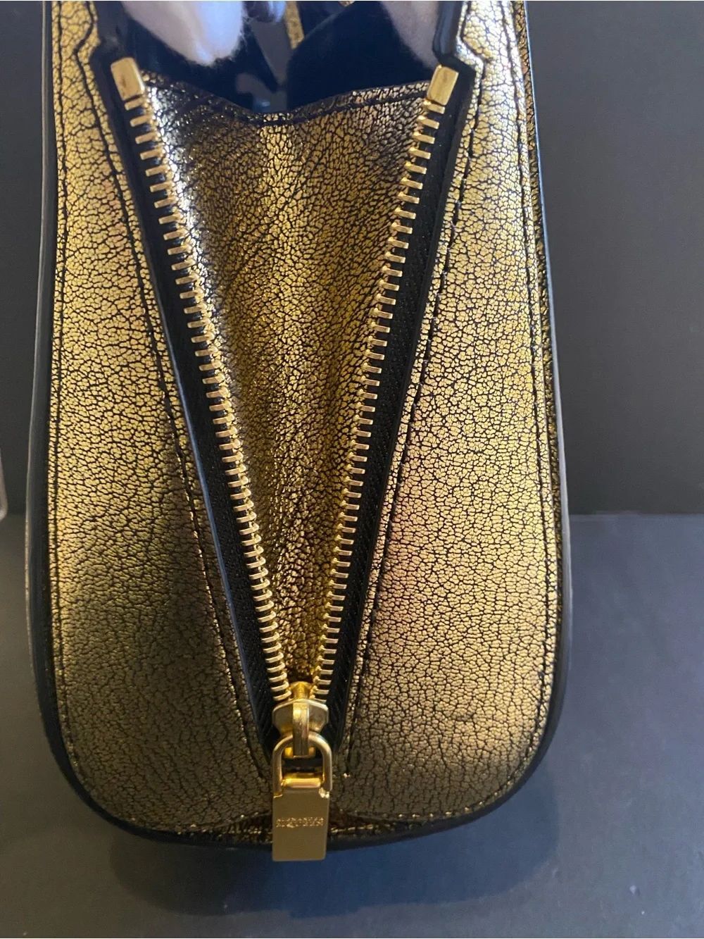 🛍️Alexander McQueen Authentic Small Heroine Bag in Metallic Gold - Picture 9 of 16